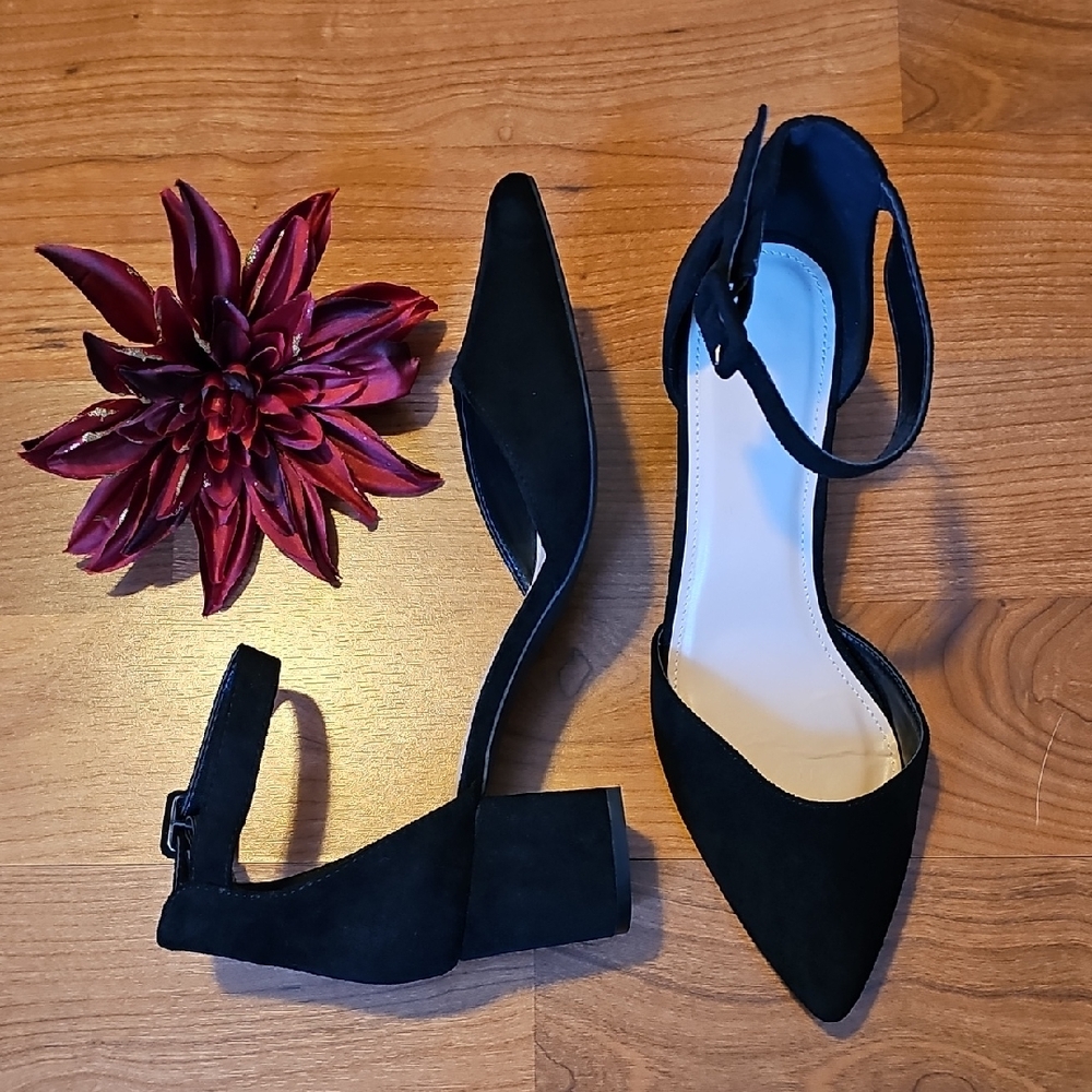 Women's Black Faux Suede Heels Size 9.5